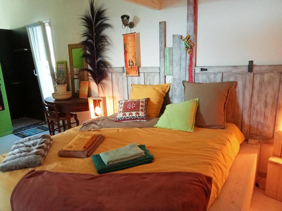 Logement De Charme Avec Piscine Et Jacuzzi Carnoules  Kültér fotó