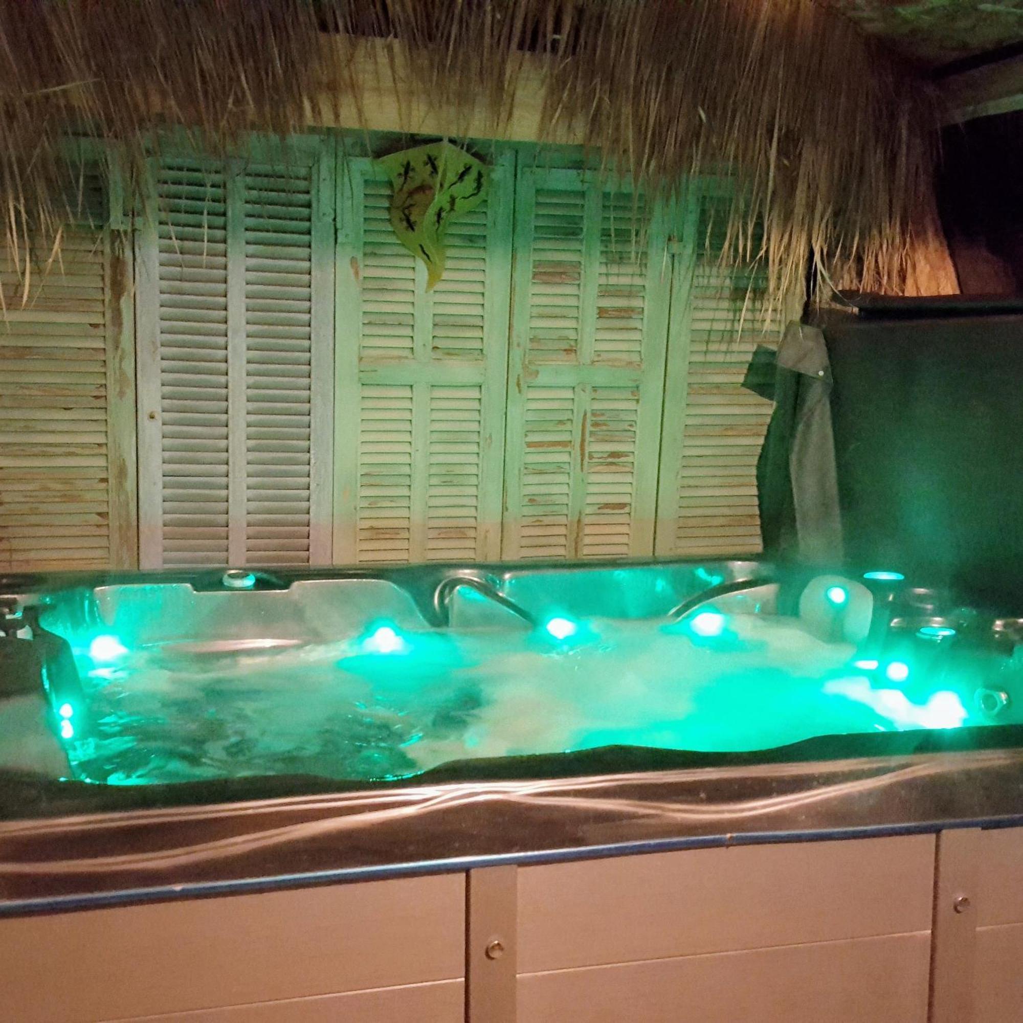 Logement De Charme Avec Piscine Et Jacuzzi Carnoules  Kültér fotó